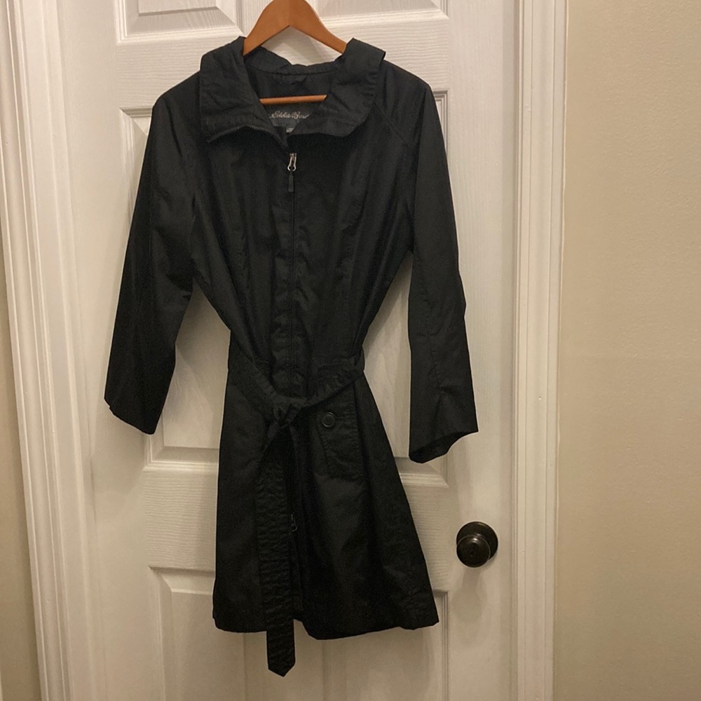 Black Eddie Bauer Trench Raincoat Women’s size medium very good used condition